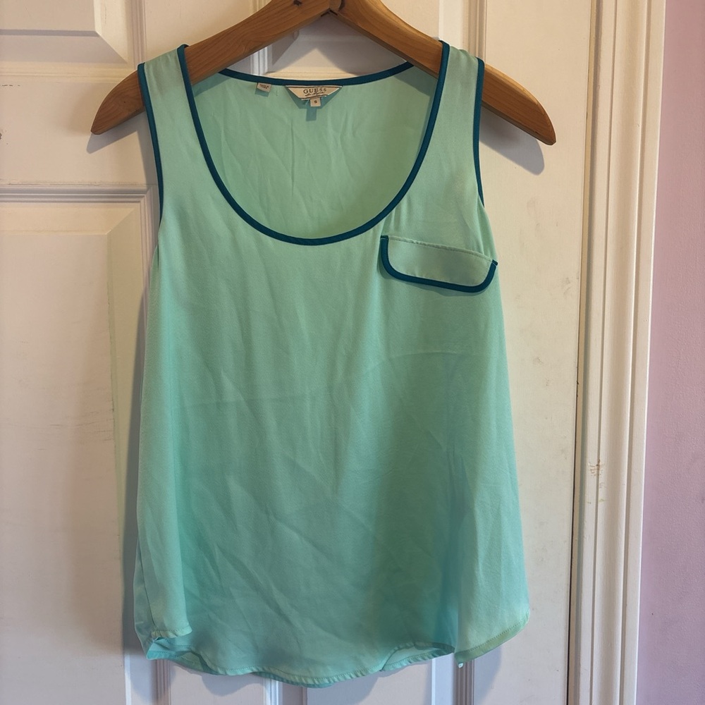 Women’s size small guess top